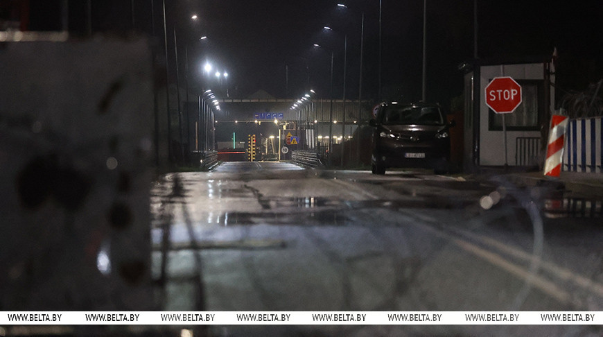 Poland untuk membuka semula lintasan sempadan dengan Belarus pada hari Khamis